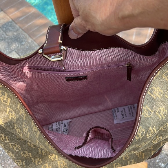 Dooney & Bourke classic monogram bucket bag - Picture 8 of 12